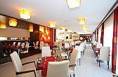 Restaurant met Hongaarse specialiteiten in Royal Club Hotel in Visegrád