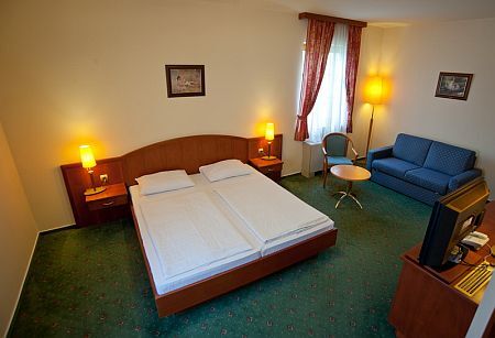 Tweepersoonskamer in Hotel Gastland M0 bij Szigetszentmiklos, Hongarije