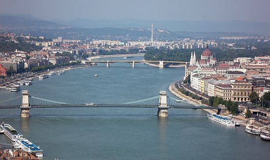 Hotel Novotel Boedapest Danube met prachtig uitzicht over de Donau - hotelkamer met mooi panorama in Boedapest, Hongarije