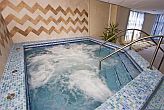 Prachtige wellness vakantie in Hongarije - jacuzzi in het Hotel Rubin in Boedapest