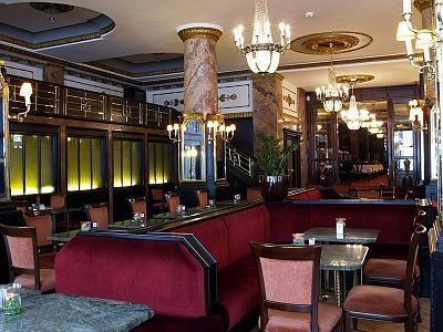 Restaurant met Hongaarse en Oost-West specialiteiten in Hotel Astoria City Center - hotels in Boedapest