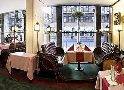 Café in Hotel Hungaria - hotels in Boedapest