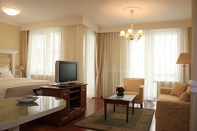 Vijfsterren Queen's Court Hotel in het centrum van Boedapest met individueel geplande luxe appartementen en prachtige ruime suites