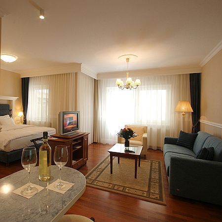 Luxe hotel in het hart van Boedapest, Hongarije - vijfsterren Queen's Court Hotel and Residence - beschikbare appartementen en suites