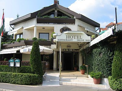 Goedkope accommodatie in Boedapest - 3-sterren Hotel Molnar in een rustige, stille en romantische groene buurt van Boeda