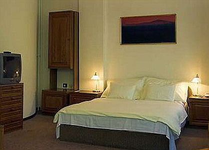 Goedkope romantische tweepersoonskamer in het 3-sterren Hotel Molnar in Boedapest