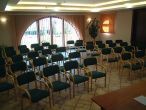 Conferentie- en vergaderruimte in het viersterren Airport Hotel Stacio in Vecses, in de buurt van Boedapest Airport Ferihegy