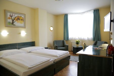 Tweeperssonskamer in een 3-sterren hotel op 500 m afstand van het centrum van Boedapest - Hotel Bara