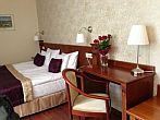 Hotel Gold Wine & Dine - goedkoop hotelkamer in Boeda, in de nabijheid van Elisabethbrug